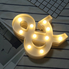 Load image into Gallery viewer, Lampe LED lumineuse lettre veilleuse créative 26 Alphabet anglais numéro batterie lampe romantique décoration de fête de mariage