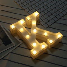 Load image into Gallery viewer, Lampe LED lumineuse lettre veilleuse créative 26 Alphabet anglais numéro batterie lampe romantique décoration de fête de mariage
