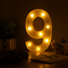 Load image into Gallery viewer, Lampe LED lumineuse lettre veilleuse créative 26 Alphabet anglais numéro batterie lampe romantique décoration de fête de mariage
